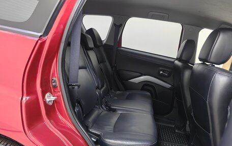 Mitsubishi Outlander III рестайлинг 3, 2011 год, 1 028 000 рублей, 8 фотография