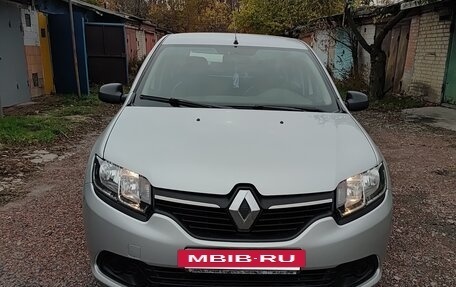 Renault Logan II, 2015 год, 695 000 рублей, 3 фотография