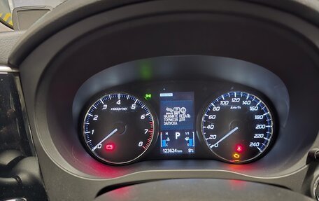 Mitsubishi Outlander III рестайлинг 3, 2017 год, 1 990 000 рублей, 9 фотография