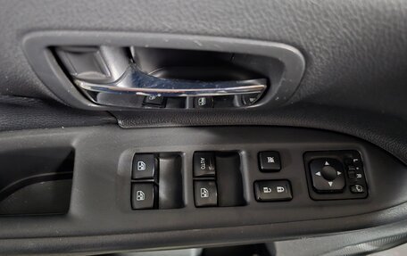 Mitsubishi Outlander III рестайлинг 3, 2017 год, 1 990 000 рублей, 12 фотография