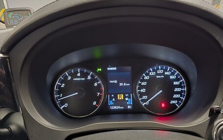 Mitsubishi Outlander III рестайлинг 3, 2017 год, 1 990 000 рублей, 20 фотография