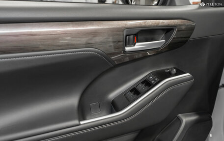 Toyota Highlander, 2025 год, 6 250 000 рублей, 16 фотография