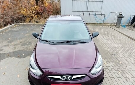 Hyundai Solaris II рестайлинг, 2012 год, 740 000 рублей, 11 фотография