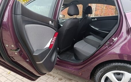 Hyundai Solaris II рестайлинг, 2012 год, 740 000 рублей, 24 фотография