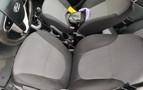 Hyundai Solaris II рестайлинг, 2012 год, 740 000 рублей, 29 фотография