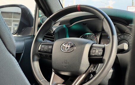 Toyota Hilux VIII, 2023 год, 6 200 000 рублей, 12 фотография