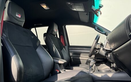 Toyota Hilux VIII, 2023 год, 6 200 000 рублей, 19 фотография