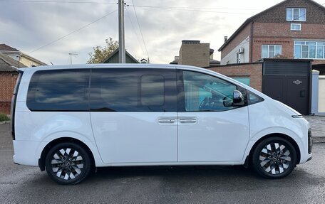 Hyundai Staria, 2021 год, 4 490 000 рублей, 3 фотография