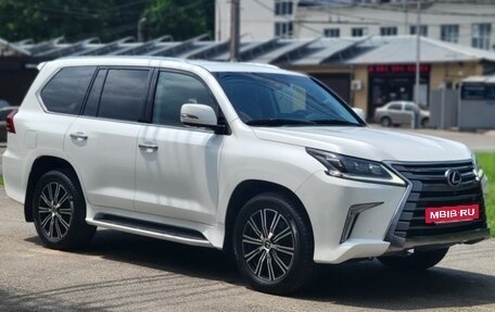 Lexus LX III, 2017 год, 8 000 000 рублей, 3 фотография