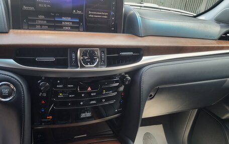 Lexus LX III, 2017 год, 8 000 000 рублей, 12 фотография