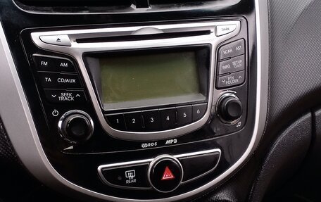 Hyundai Solaris II рестайлинг, 2012 год, 830 000 рублей, 7 фотография