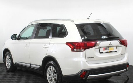 Mitsubishi Outlander III рестайлинг 3, 2015 год, 1 490 000 рублей, 8 фотография
