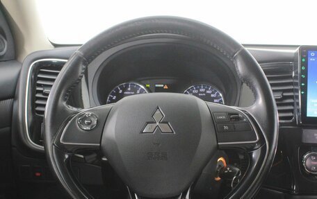 Mitsubishi Outlander III рестайлинг 3, 2015 год, 1 490 000 рублей, 16 фотография