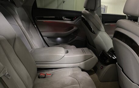 Audi A8, 2010 год, 1 850 000 рублей, 5 фотография