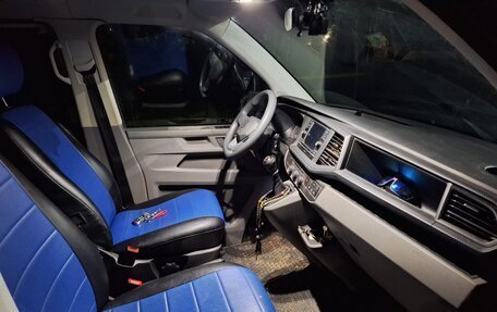 Volkswagen Caravelle T6 рестайлинг, 2021 год, 4 600 000 рублей, 6 фотография