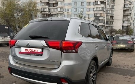 Mitsubishi Outlander III рестайлинг 3, 2016 год, 2 630 000 рублей, 3 фотография