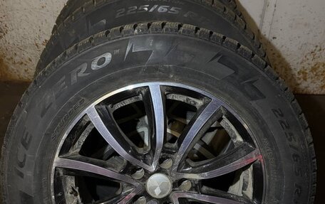 Mitsubishi Outlander III рестайлинг 3, 2016 год, 2 630 000 рублей, 16 фотография