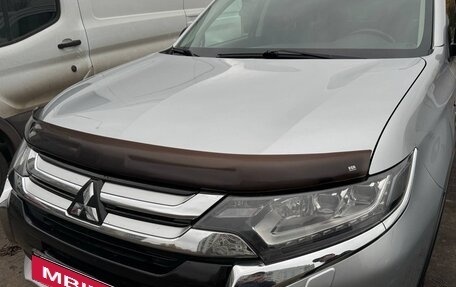 Mitsubishi Outlander III рестайлинг 3, 2016 год, 2 630 000 рублей, 5 фотография