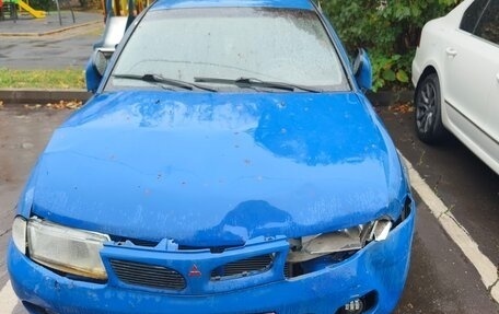 Mitsubishi Carisma I, 1998 год, 120 000 рублей, 1 фотография