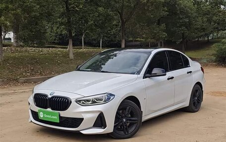 BMW 1 серия, 2022 год, 1 850 000 рублей, 1 фотография