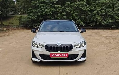 BMW 1 серия, 2022 год, 1 850 000 рублей, 2 фотография