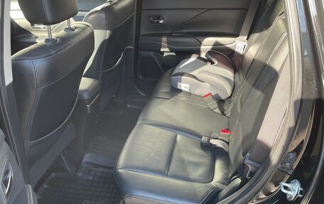 Mitsubishi Outlander III рестайлинг 3, 2014 год, 1 900 000 рублей, 5 фотография