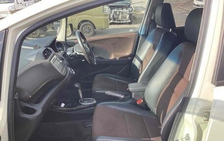 Honda Fit Shuttle I рестайлинг, 2014 год, 750 000 рублей, 19 фотография