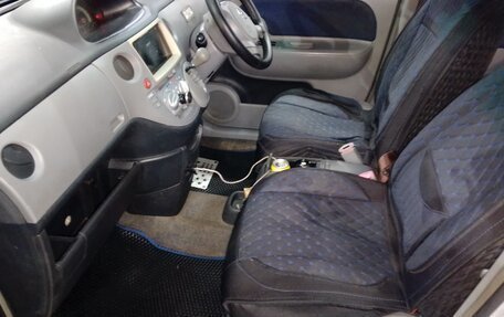 Toyota Sienta I, 2003 год, 550 000 рублей, 6 фотография
