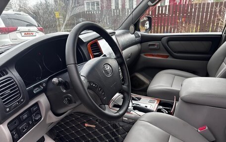 Toyota Land Cruiser 100 рестайлинг 2, 2005 год, 2 150 000 рублей, 6 фотография