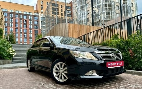 Toyota Camry, 2012 год, 1 830 000 рублей, 2 фотография