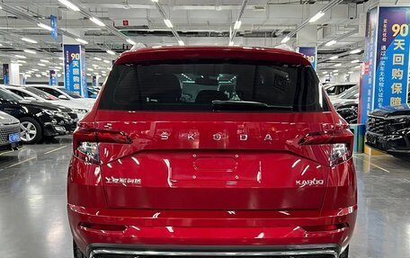 Skoda Karoq I, 2022 год, 2 250 000 рублей, 5 фотография