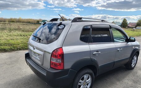 Hyundai Tucson III, 2008 год, 950 000 рублей, 2 фотография