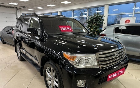 Toyota Land Cruiser 200, 2012 год, 3 500 000 рублей, 2 фотография