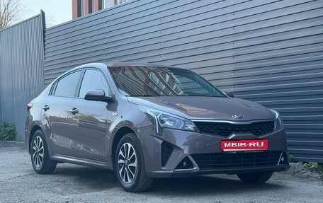 KIA Rio IV, 2021 год, 1 400 000 рублей, 1 фотография