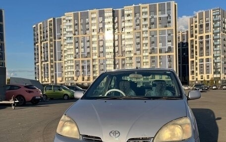 Toyota Prius IV XW50, 2000 год, 350 000 рублей, 2 фотография