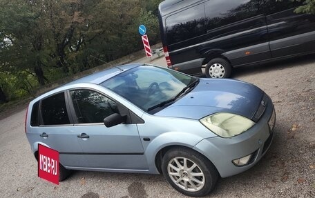 Ford Fiesta, 2005 год, 350 000 рублей, 2 фотография