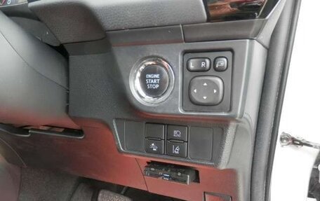 Toyota Corolla, 2019 год, 1 045 000 рублей, 11 фотография