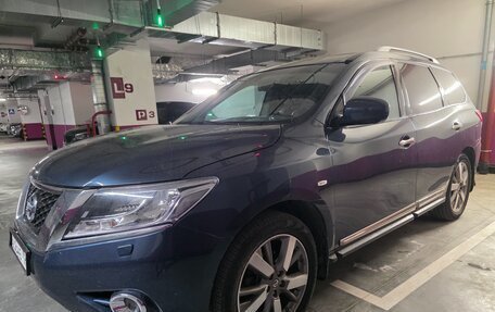 Nissan Pathfinder, 2015 год, 1 980 000 рублей, 3 фотография