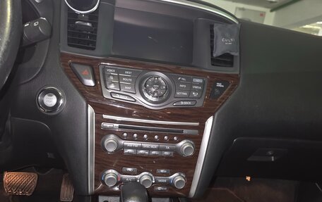 Nissan Pathfinder, 2015 год, 1 980 000 рублей, 15 фотография