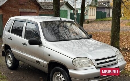 Chevrolet Niva I рестайлинг, 2004 год, 228 000 рублей, 2 фотография