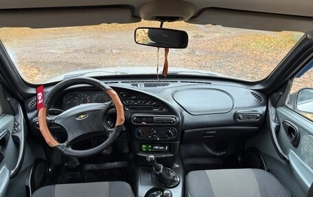 Chevrolet Niva I рестайлинг, 2004 год, 228 000 рублей, 14 фотография