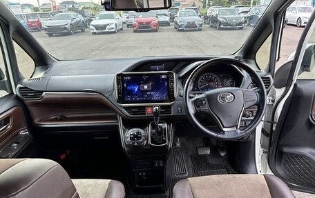 Toyota Esquire I, 2021 год, 2 100 000 рублей, 11 фотография