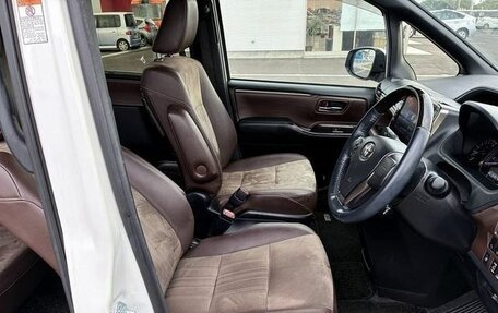 Toyota Esquire I, 2021 год, 2 100 000 рублей, 10 фотография