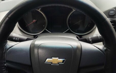 Chevrolet Cruze II, 2010 год, 385 000 рублей, 3 фотография