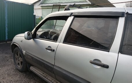 Chevrolet Niva I рестайлинг, 2005 год, 370 000 рублей, 1 фотография