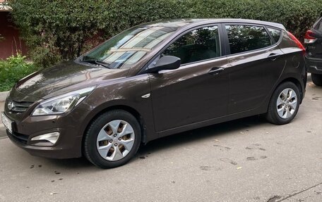 Hyundai Solaris II рестайлинг, 2015 год, 1 300 000 рублей, 2 фотография