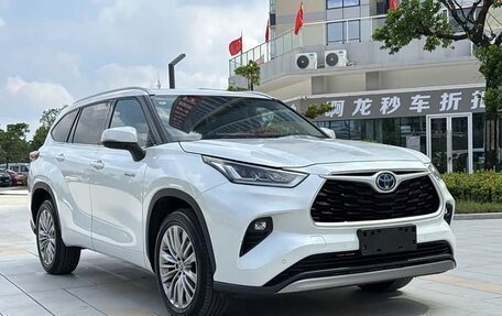 Toyota Highlander, 2022 год, 3 890 000 рублей, 3 фотография