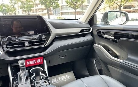 Toyota Highlander, 2022 год, 3 890 000 рублей, 11 фотография