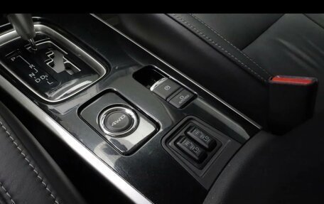 Mitsubishi Outlander III рестайлинг 3, 2019 год, 2 300 000 рублей, 13 фотография