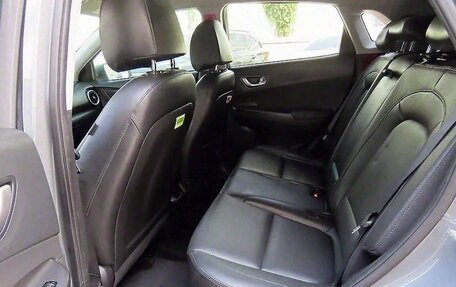 Hyundai Kona I, 2022 год, 1 370 000 рублей, 8 фотография